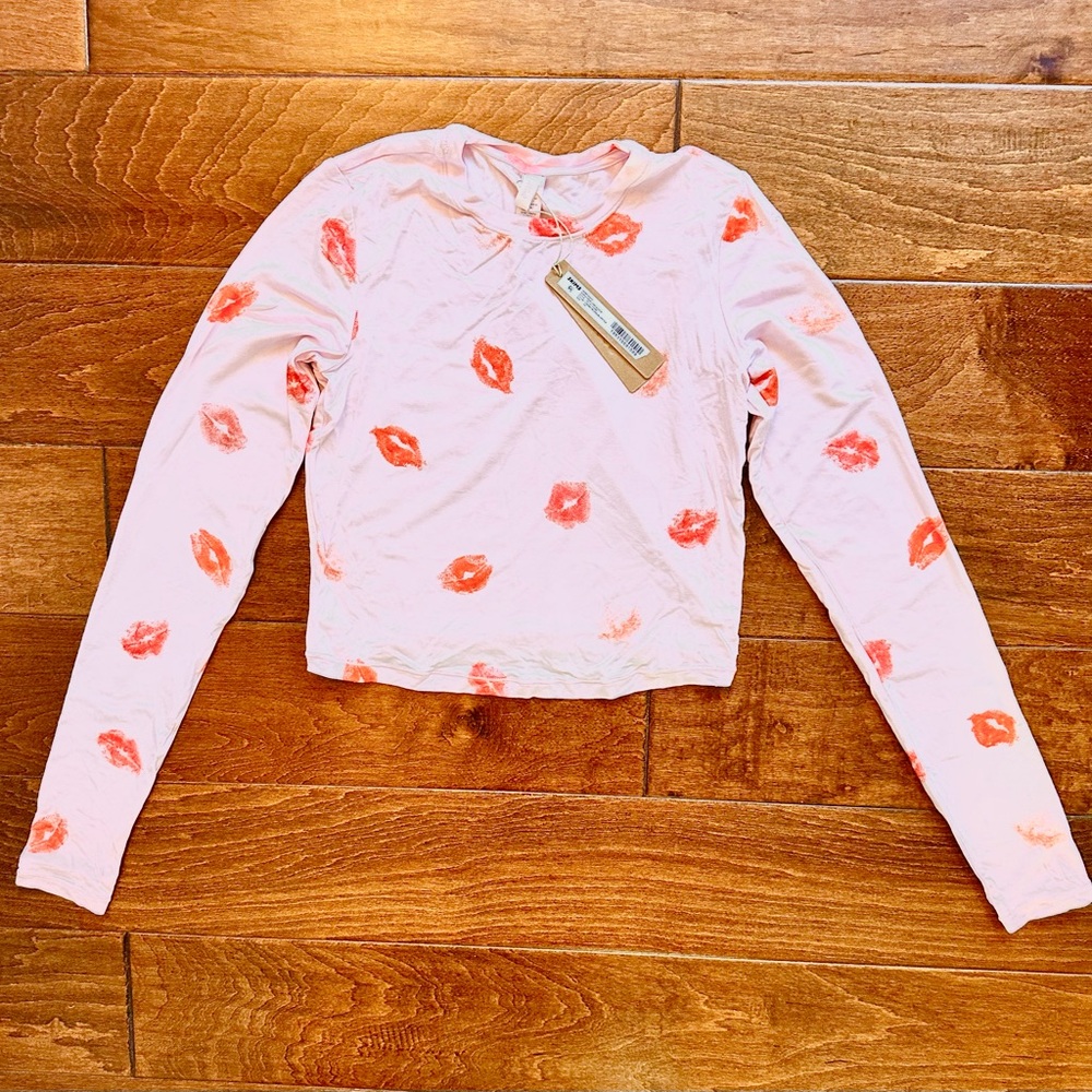 Skims Sleep Super Crop Long Sleeve Cherry Blossom Lipstick